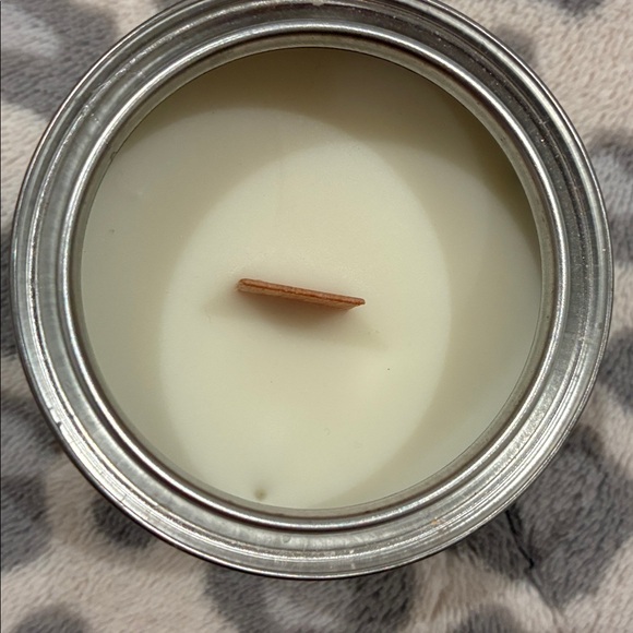 ANJOU VANILLA SCENTED CANDLE BRAND NEW - Picture 5 of 7